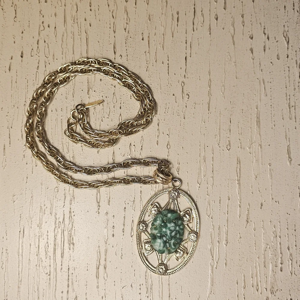 WHITING & DAVIS Signed Pendant Necklace Dark Green Cut Jade